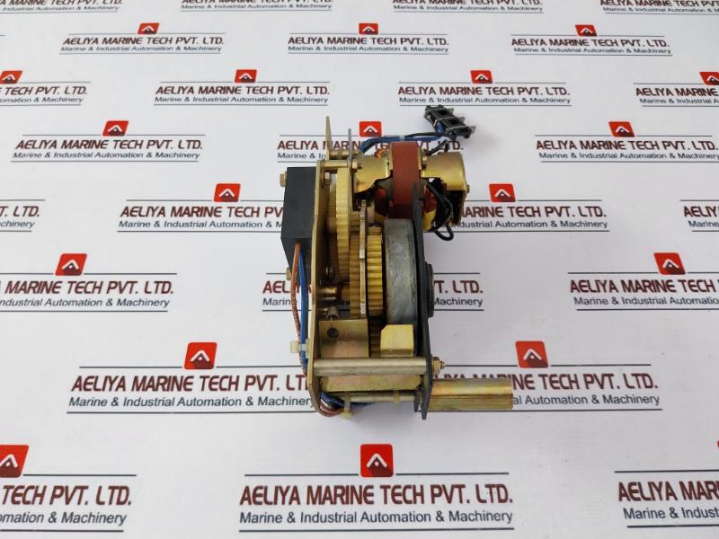 MERLIN GERIN 685 763 Motor Mechanism Circuit Breaker Accessory 240V 10A 60HZ