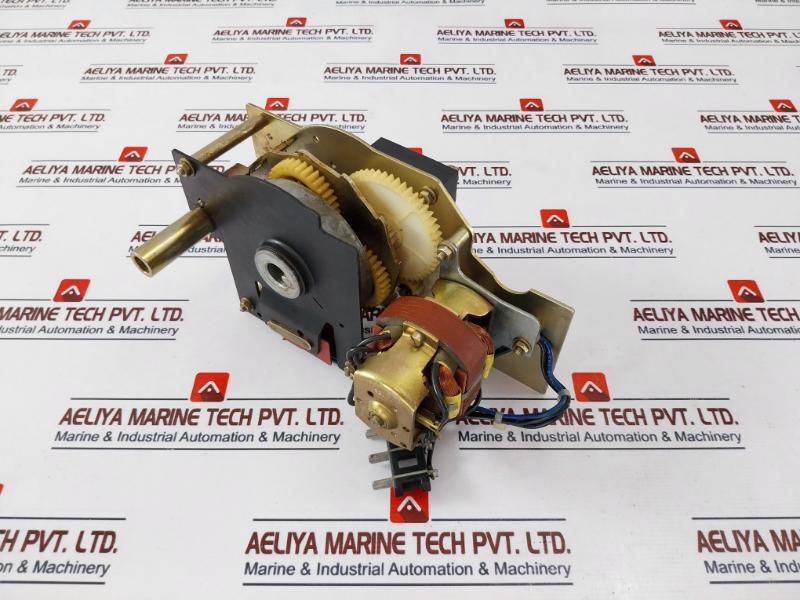 MERLIN GERIN 685 763 Motor Mechanism Circuit Breaker Accessory 240V 10A 60HZ
