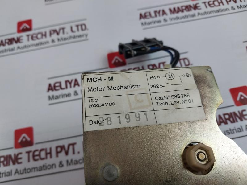 Merlin Gerin 685 766 Motor Mechanism 220V 380V 50/60Hz 1.6A