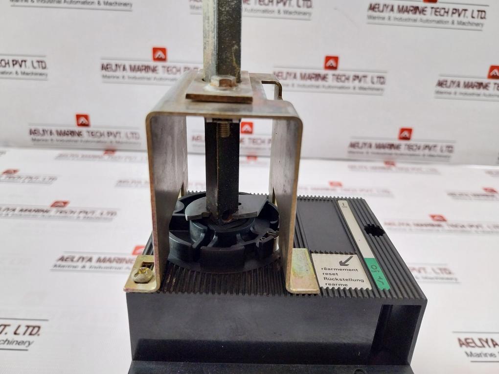 Merlin Gerin C161Ni Circuit Breaker 3 Poles 160A 690Vac 500Vdc