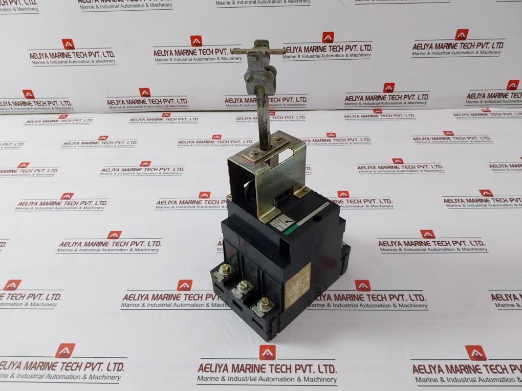 Merlin Gerin C161Ni Circuit Breaker 3 Poles 160A 690Vac 500Vdc