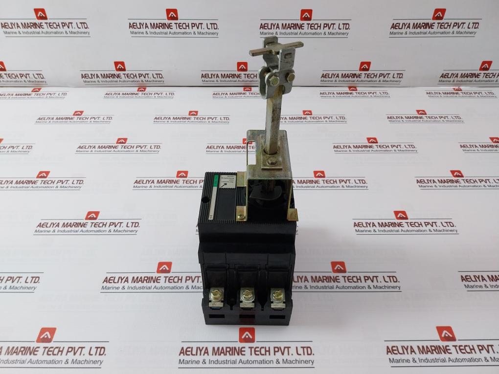 Merlin Gerin C161Ni Circuit Breaker 3 Poles 160A 690Vac 500Vdc