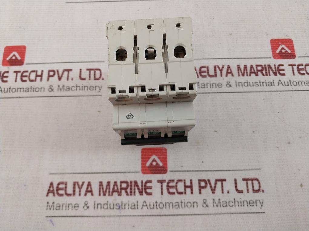 Merlin Gerin C60N Multi9 Circuit Breaker 400V 6000/3, 3 303430 270904