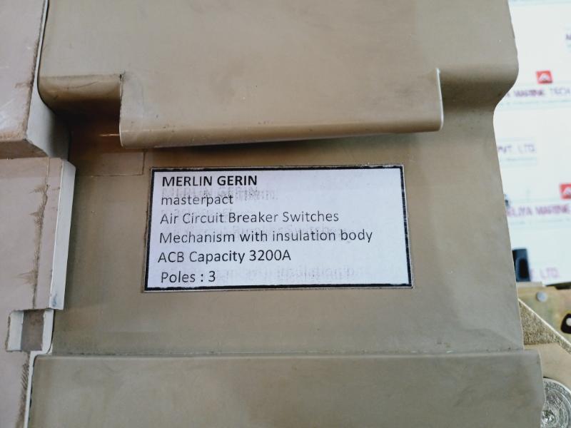 Merlin Gerin Masterpact Air Circuit Breaker Switch Mechanism W/ Insulation Body