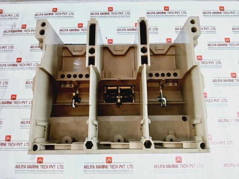 Merlin Gerin Masterpact Air Circuit Breaker Switch Mechanism W/ Insulation Body