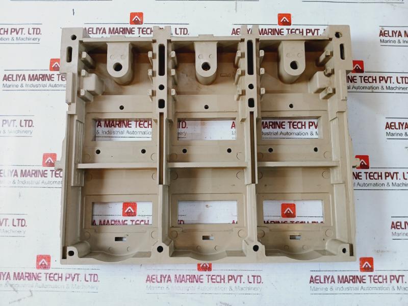 Merlin Gerin Masterpact Air Circuit Breaker Switch Mechanism W/ Insulation Body