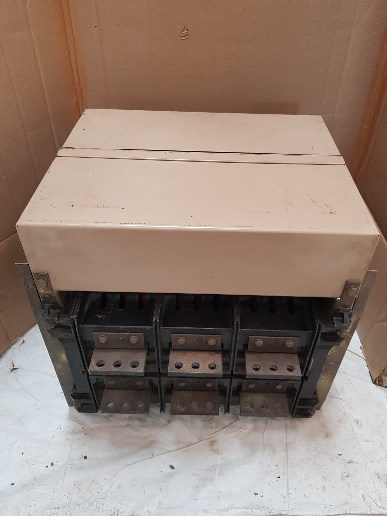 Merlin Gerin Masterpact M16 H1 Air Circuit Breaker 1000V 50/60Hz Iec947-2