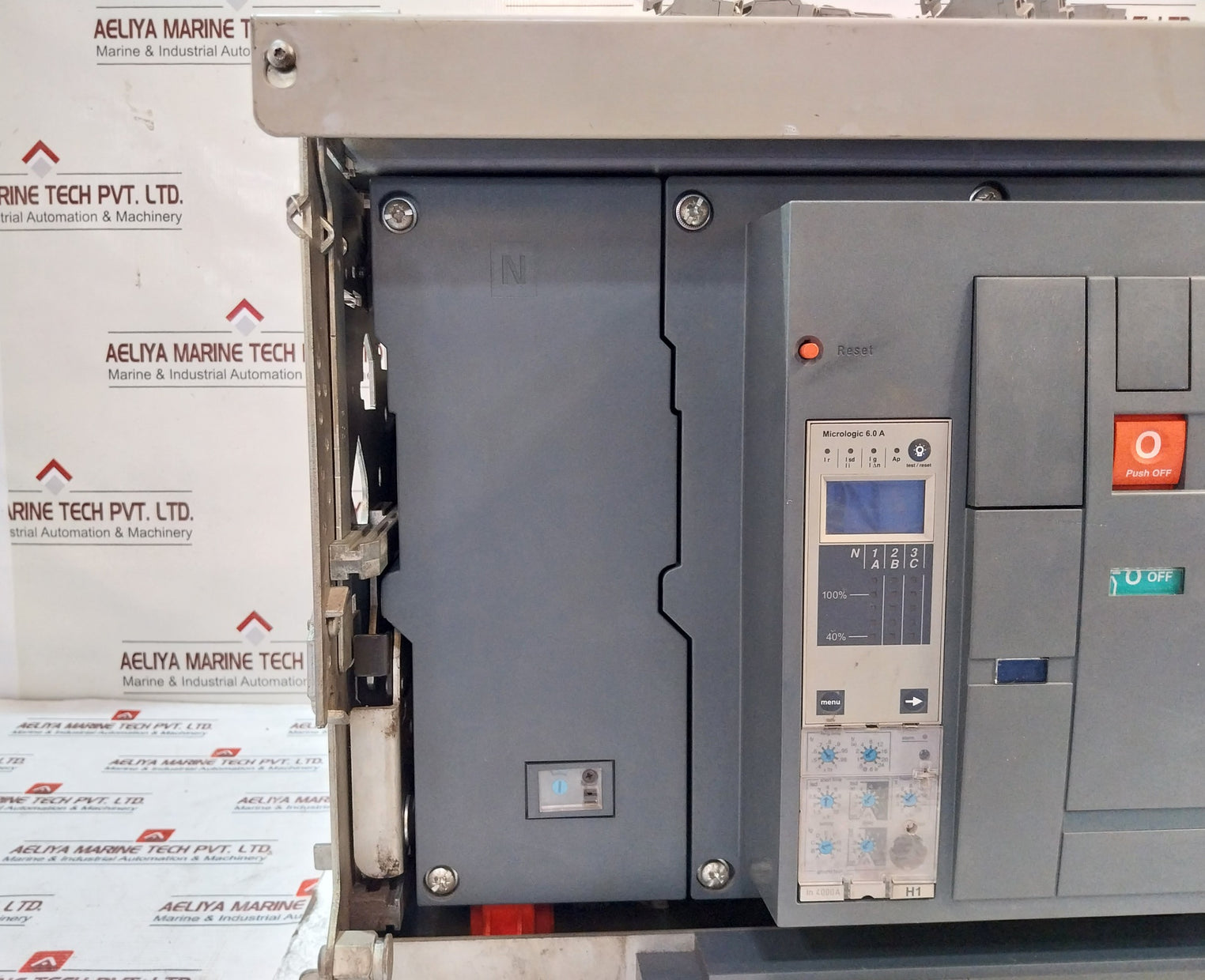 Merlin Gerin Masterpact Nw40 H1 Circuit Breaker 4000A 1000V 12Kv