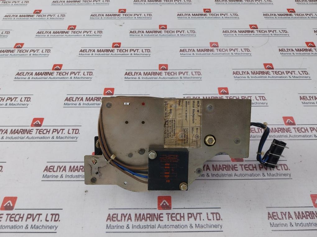 Merlin Gerin Mch-m Motor Mechanism 240V-60Hz-180Va 10A At 240V Ac 685 763
