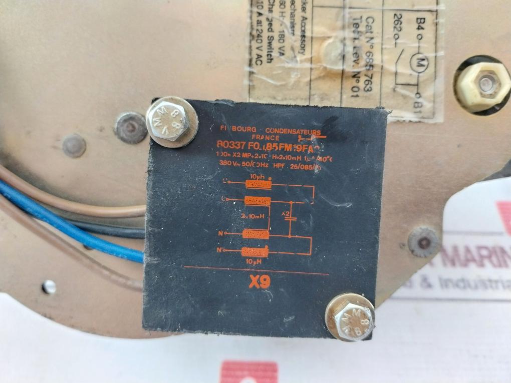 Merlin Gerin Mch-m Motor Mechanism 240V-60Hz-180Va 10A At 240V Ac 685 763