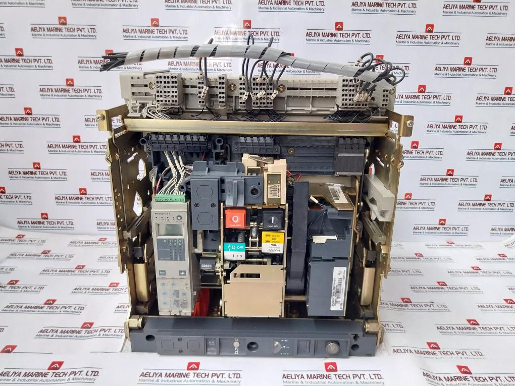 MERLIN GERIN NW25 H1 Masterpact Circuit Breaker 12kV 2500Amp