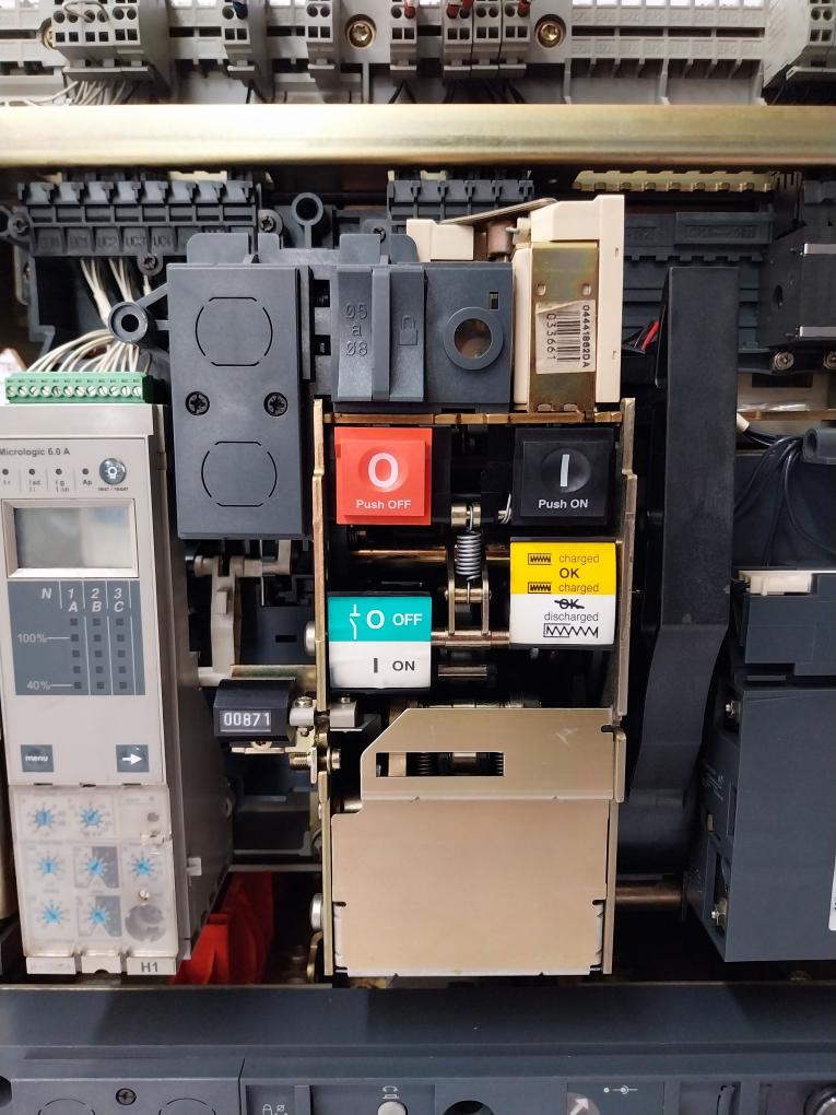 MERLIN GERIN NW25 H1 Masterpact Circuit Breaker 12kV 2500Amp