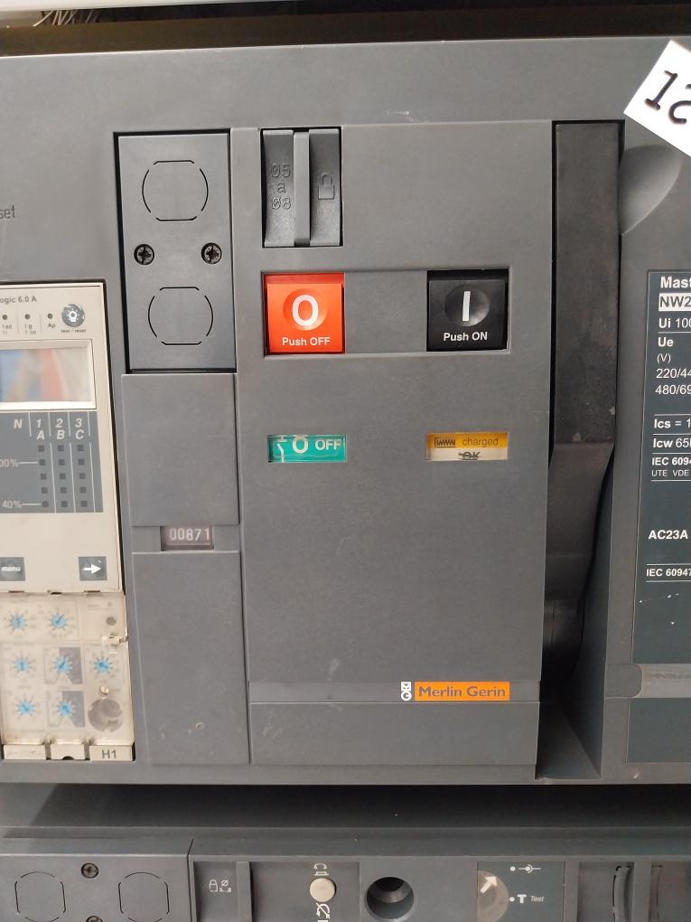 MERLIN GERIN NW25 H1 Masterpact Circuit Breaker 12kV 2500Amp