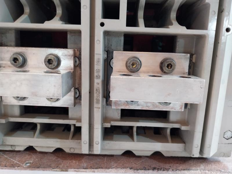 Merlin Gerin Nw25 Ha Masterpact Switch-disconnector 1000V 12Kv 690V 220/690V Iec 60947-3