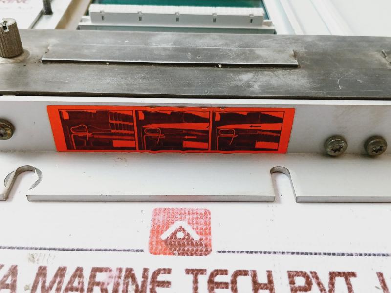 Merlin Gerin PB80 8-Slot PLC Chassis