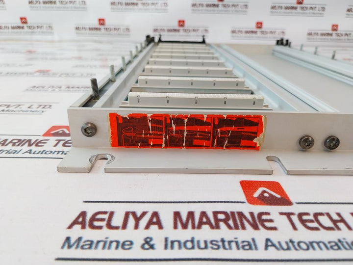Merlin Gerin PB80 8 Slots Rack