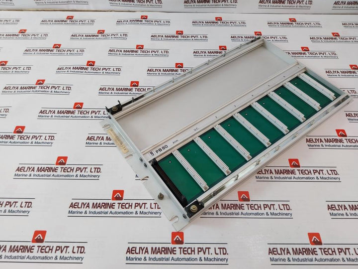 Merlin Gerin PB80 8 Slots Rack