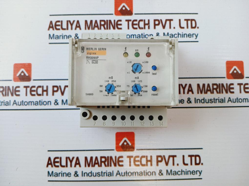 Merlin Gerin RH328AP Relay 220-240VAC