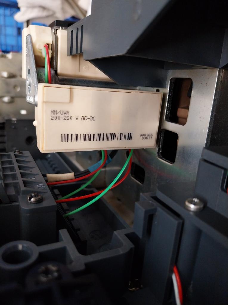 Merlin Gerin/Schneider Electric Masterpact Nw10 H1 Circuit Breaker