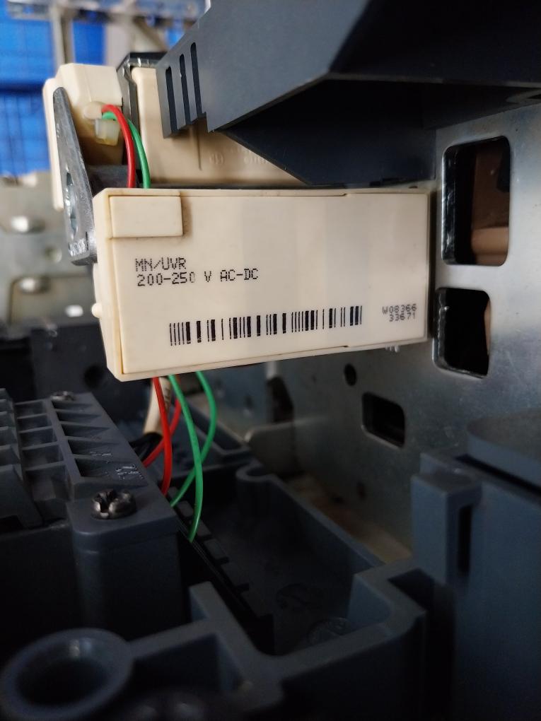 Merlin Gerin Masterpact Nw10 H1 Circuit Breaker 1000A 1000V 50/60Hz