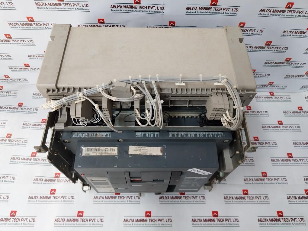 Merlin Gerin Masterpact Nw10 H1 Circuit Breaker 1000A 1000V 50/60Hz