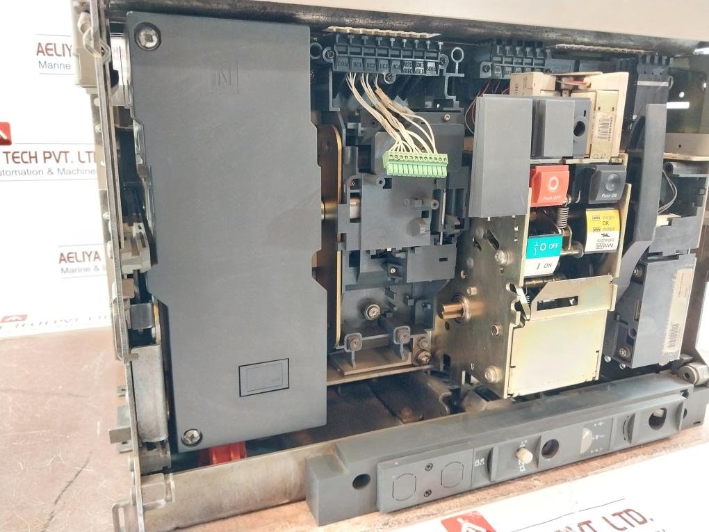 Merlin Gerin Nw32 Ha Masterpact Air Circuit Breaker 3200A 55°C Gh800017Aa