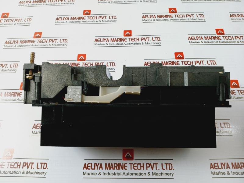 Merlin Gerin Str 38 S Master Pact Circuit Breaker 24 Vdc, F1.F2