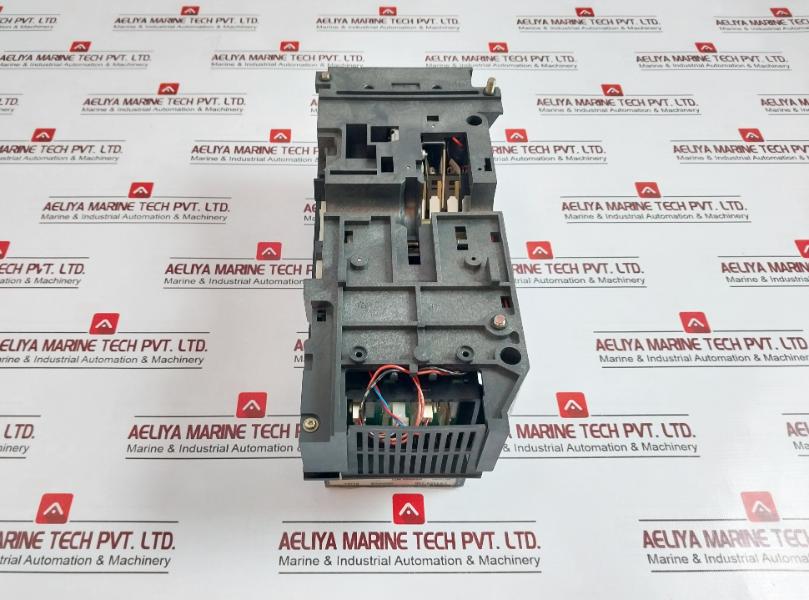 Merlin Gerin Str 38 S Trip Control Circuit Breaker 24Vdc 1073021A