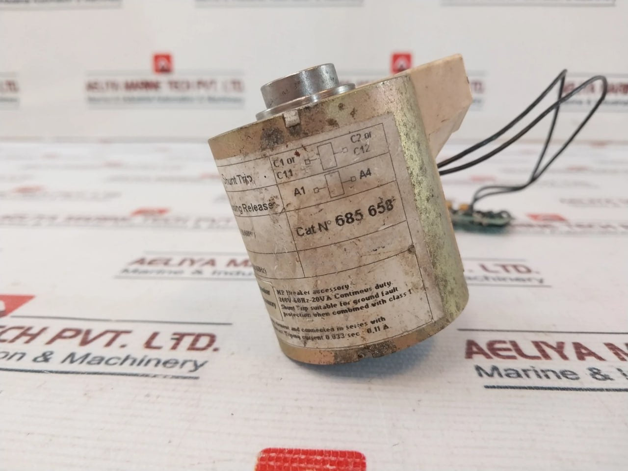 Merlin Gerin 685 658 Mx-a Shunt Trip Unit Xf-e Closing Release Circuit Breaker