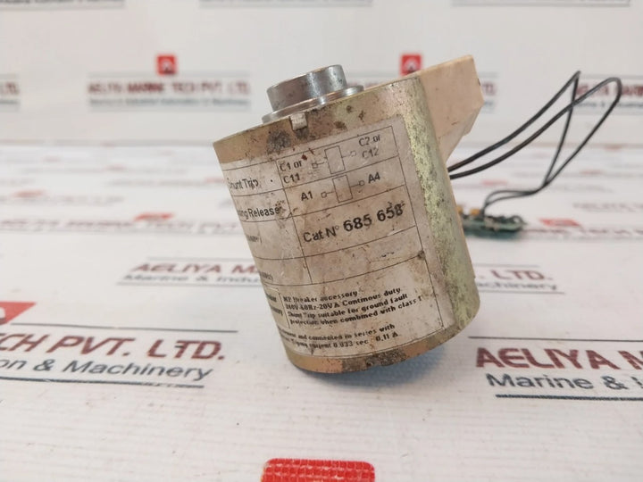 Merlin Gerin 685 658 Mx-a Shunt Trip Unit Xf-e Closing Release Circuit Breaker