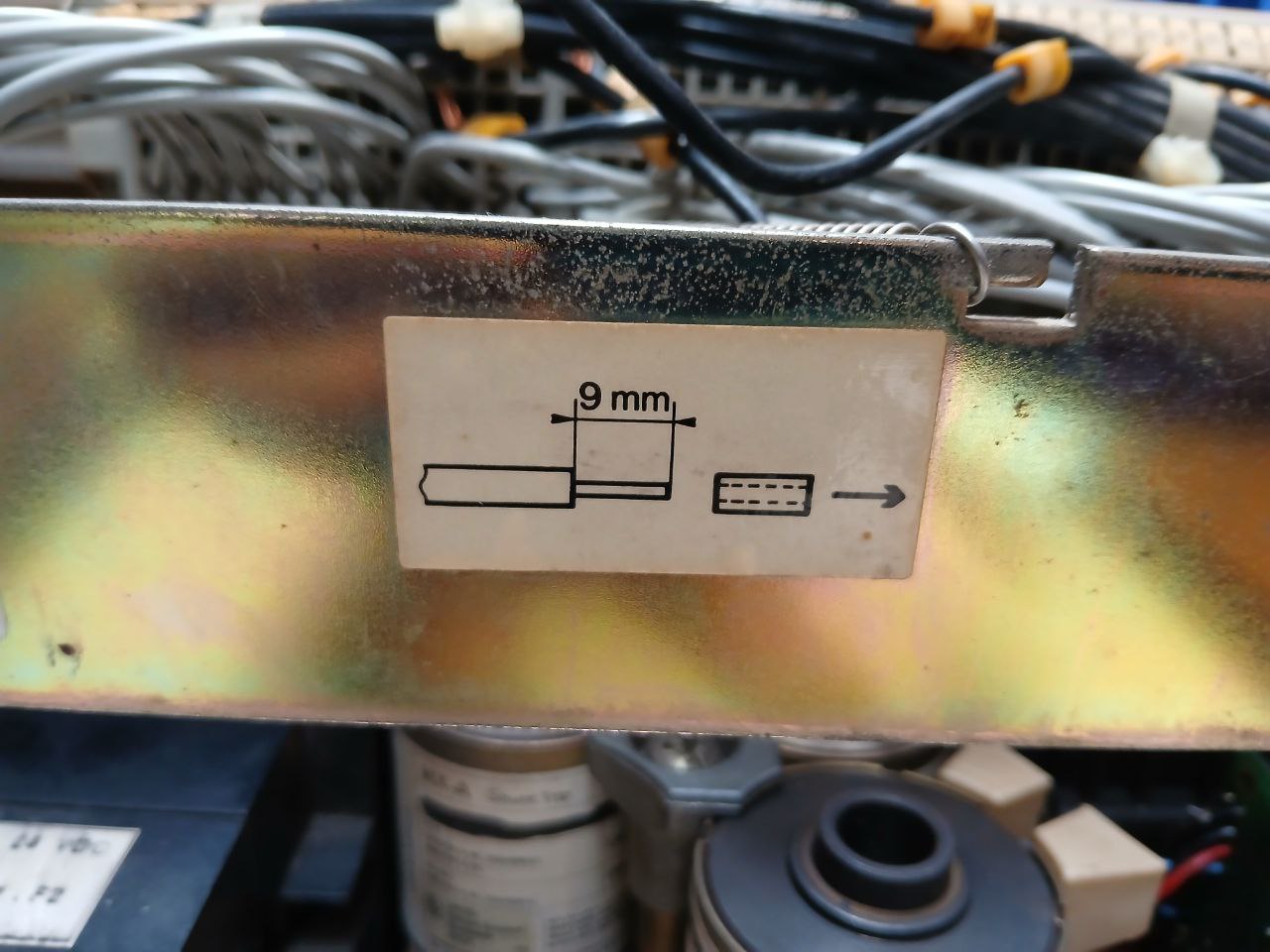 Merlin Gerin Masterpact M16 H1 Air Circuit Breaker 1000V 50/60Hz Iec947-2