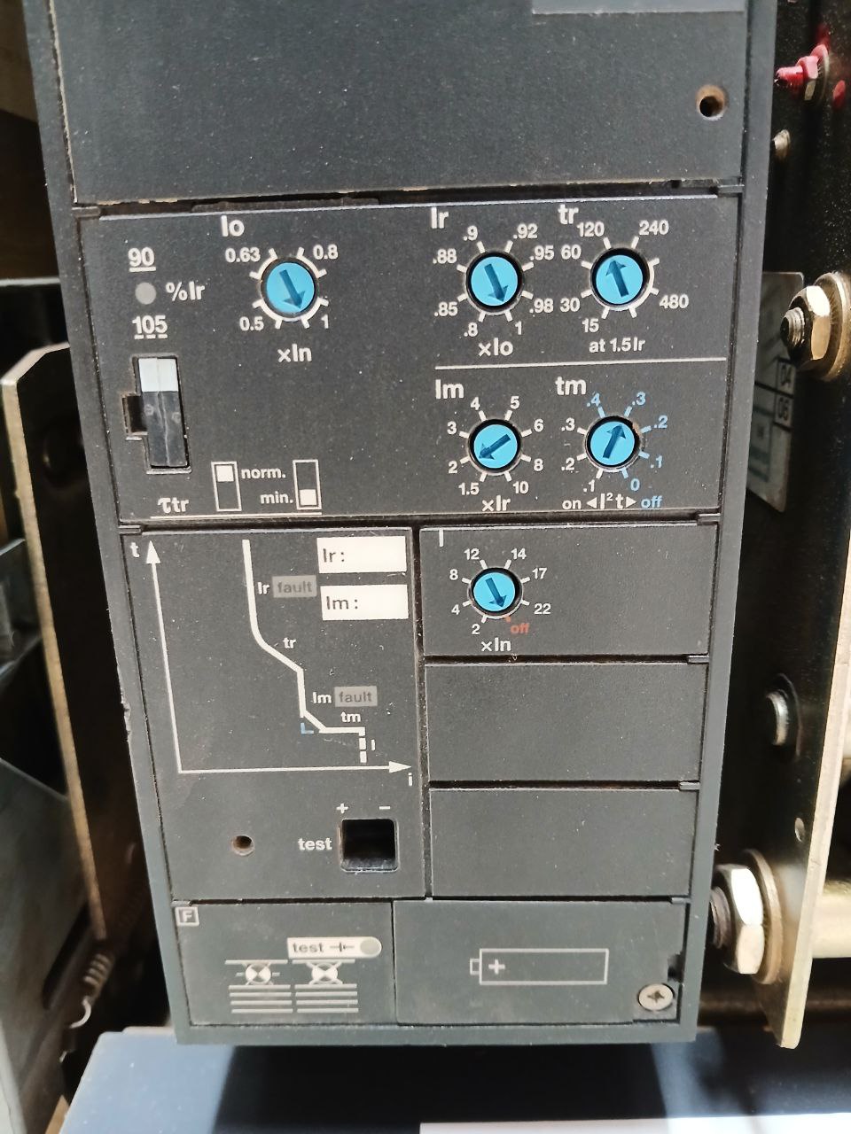 Merlin Gerin Masterpact M16 H1 Air Circuit Breaker 1000V 50/60Hz Iec947-2