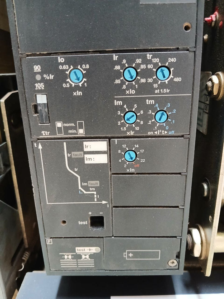 Merlin Gerin Masterpact M16 H1 Air Circuit Breaker 1000V 50/60Hz Iec947-2