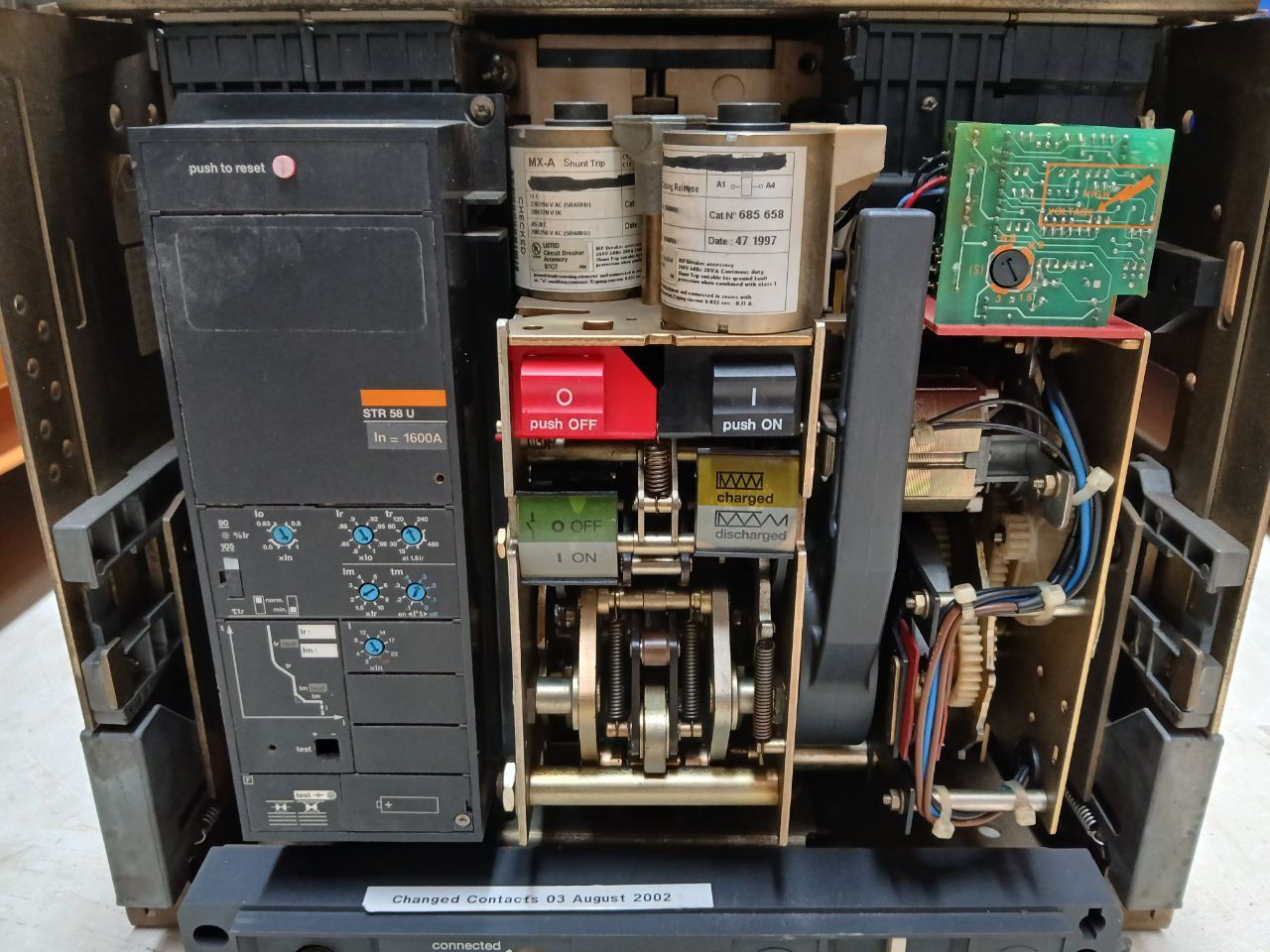 Merlin Gerin Masterpact M16 H1 Air Circuit Breaker 1000V 50/60Hz Iec947-2