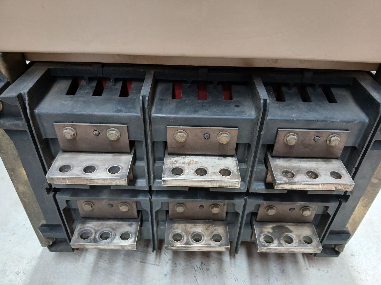 Merlin Gerin Masterpact M16 H1 Air Circuit Breaker 1000V 50/60Hz Iec947-2