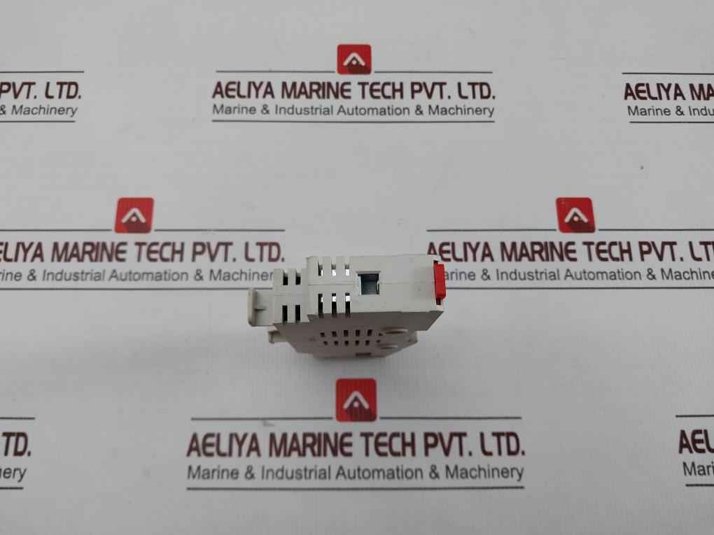 Mersen Us15M1Hel Photovoltaic Fuse Holder 1500Volts Dc 32Amps 1/4