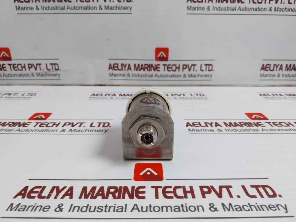 Metz New Condition Marine Antenna With Bracket Manta 6