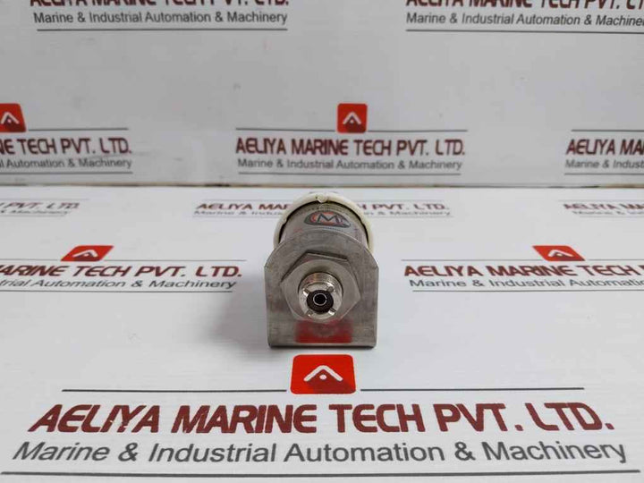 Metz New Condition Marine Antenna With Bracket Manta 6