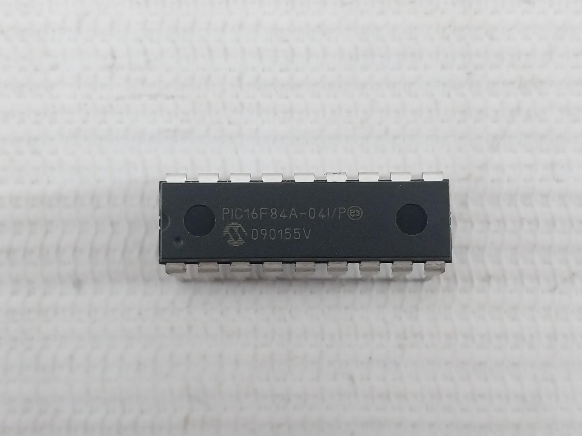 Microchip Pic16F84A-04I/P Pic Microcontroller 090155V E3 N12