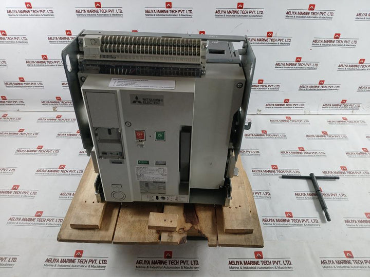 Mitsubishi-4-Pole-Air-Circuit-Breaker-50-60hz-1000a-Ae1000-Sw-14