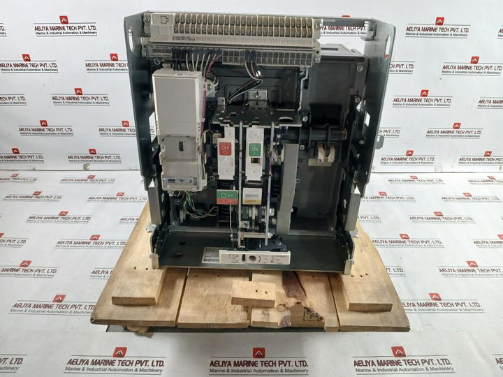Mitsubishi-4-Pole-Air-Circuit-Breaker-50-60hz-1000a-Ae1000-Sw-9