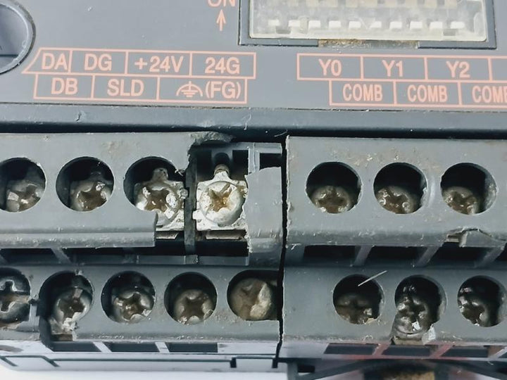 Mitsubishi Electric AJ65SBTB2N-8R CC-link Melsec PLC Output