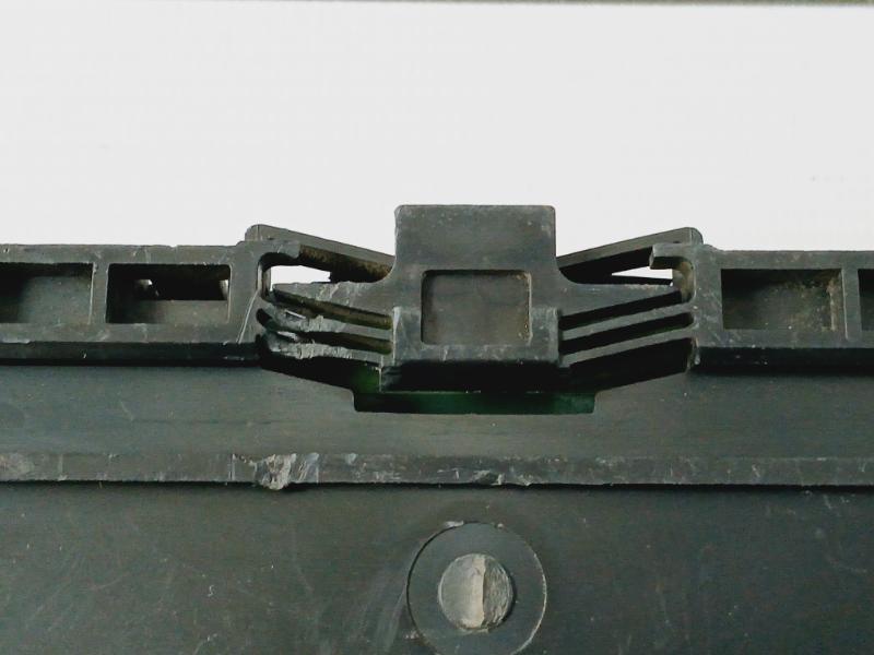 Mitsubishi Electric Aj65Sbtb2N-8R Melsec Cc-link Output Unit 24Vdc/240Vac 2.1W