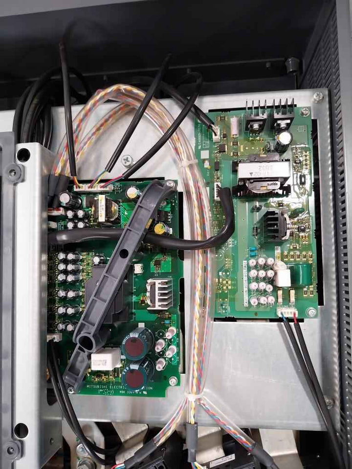 Mitsubishi Electric Fr-a840-110k-1-06 3-ph Frequency Inverter Drive 24vdc 0.33a