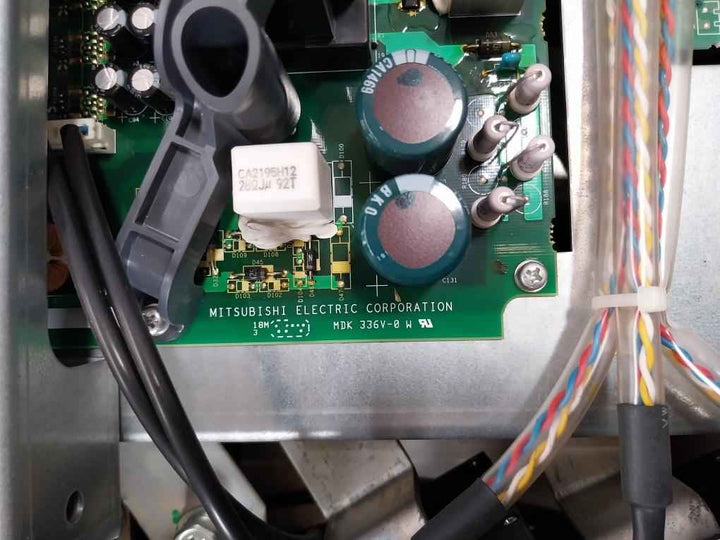 Mitsubishi Electric Fr-a840-110k-1-06 3-ph Frequency Inverter Drive 24vdc 0.33a