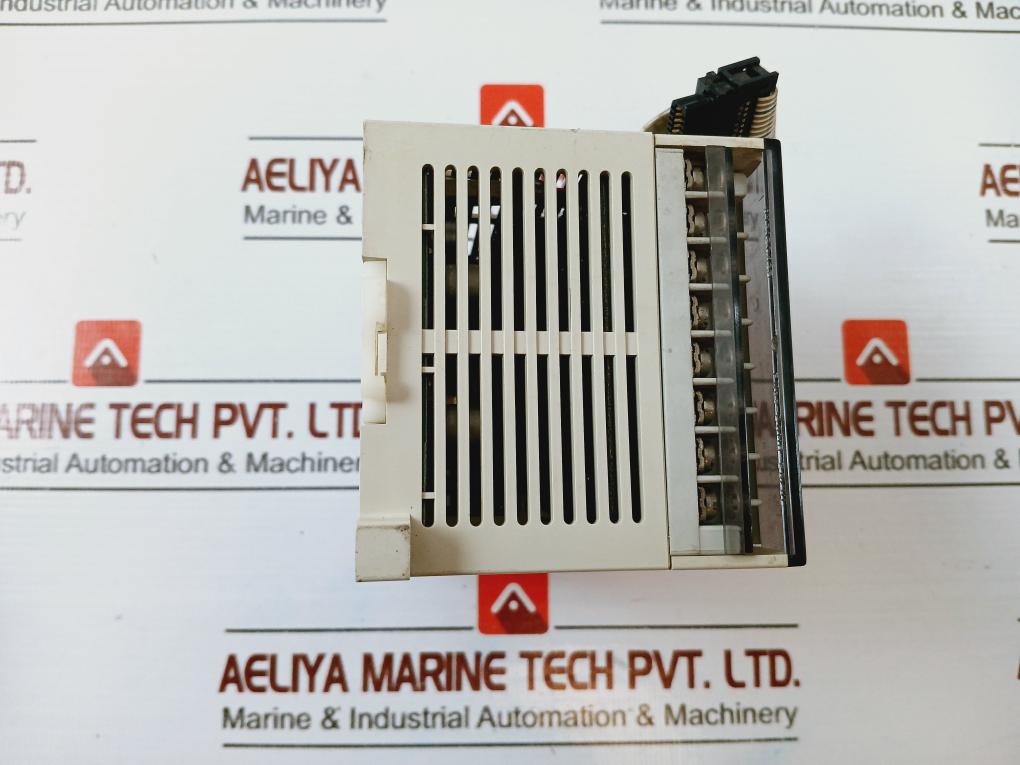 MITSUBISHI ELECTRIC FX2N-8AD Programmable Controller 24VDC