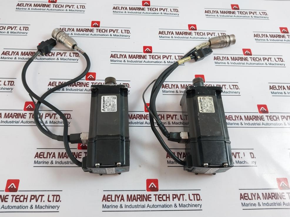 Mitsubishi Electric Hc-kfs43-s23 Ac Servo Motor 3Ac 129V 2.3A