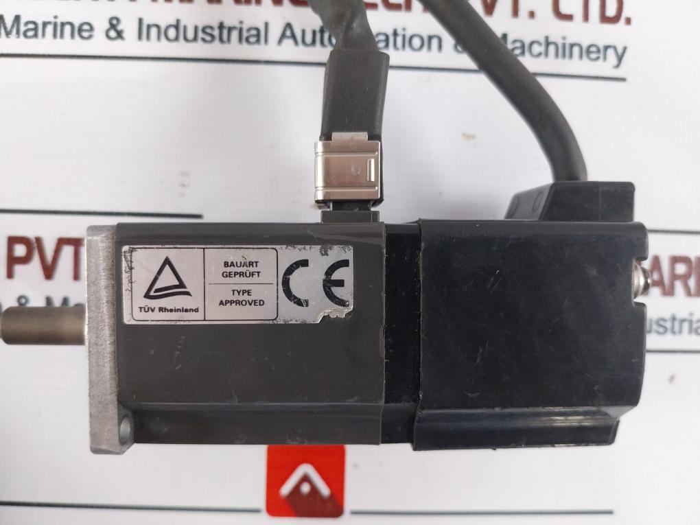 Mitsubishi Electric Hc-mfs13-s13 Ac Servo Motor 3Ac 105V 0.9A 100W