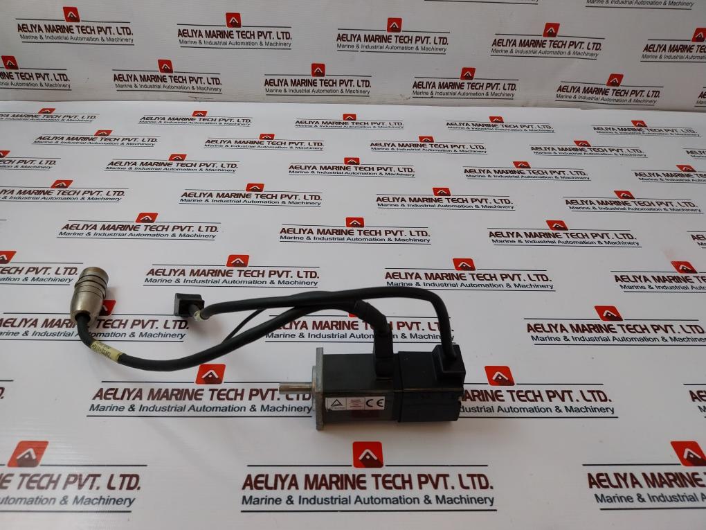 Mitsubishi Electric Hc-mfs13-s13 Ac Servo Motor 3Ac 105V 0.9A 100W