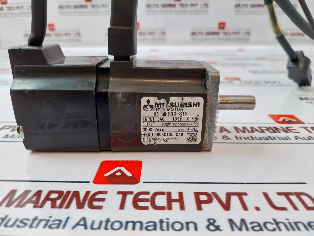 Mitsubishi Electric Hc-mfs13-s13 Ac Servo Motor 3Ac 105V 0.9A